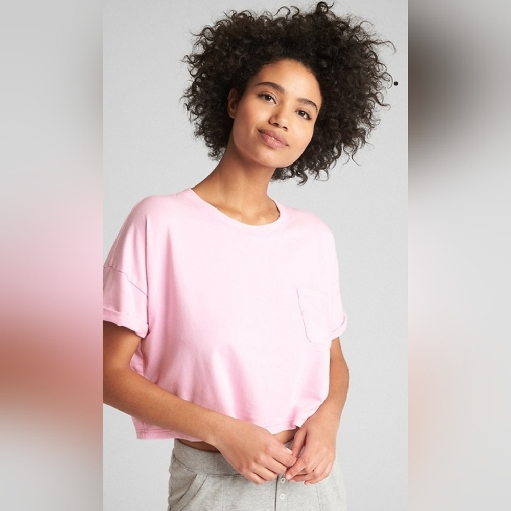 NWT Gap Body Cropped Ribbed Top